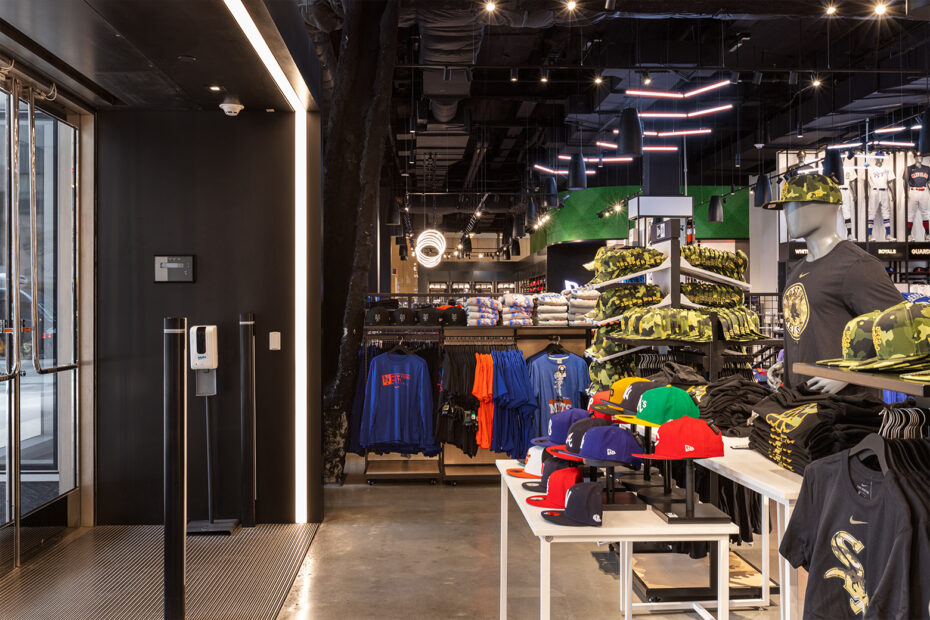 picture MLB Flagship Store 02